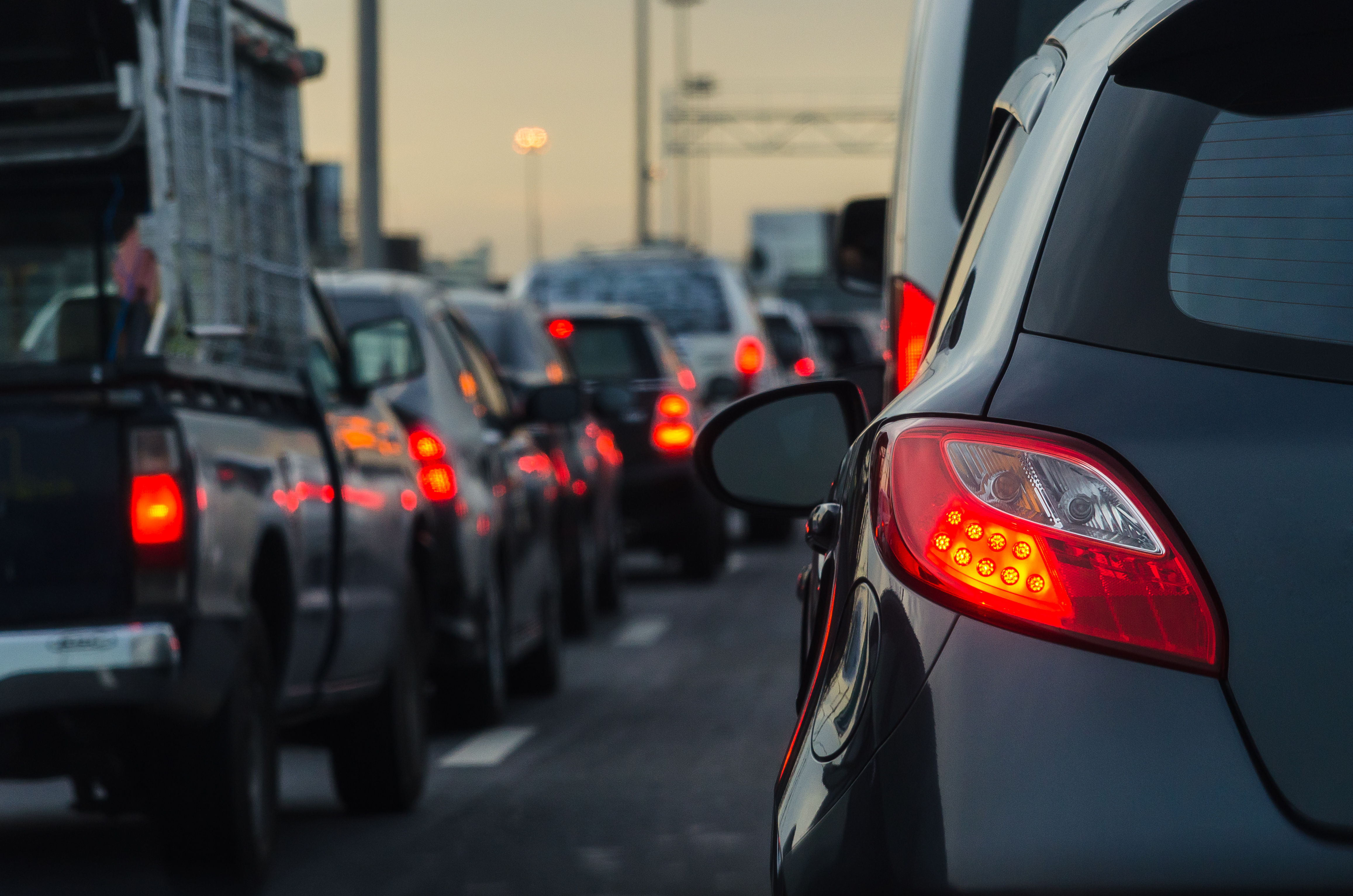 Vollsperrung - Massencrash auf der Autobahn! Strecke muss komplett gesperrt werden