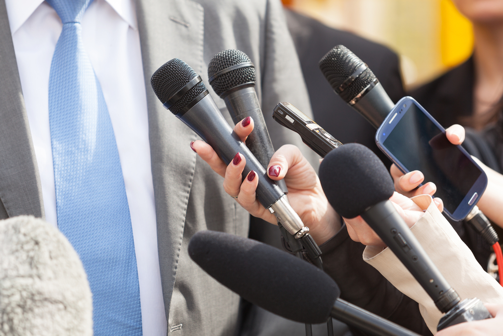 Autowrack wird zur Todesfalle - 2 Menschen verbrennen nach schwerem Autounfall